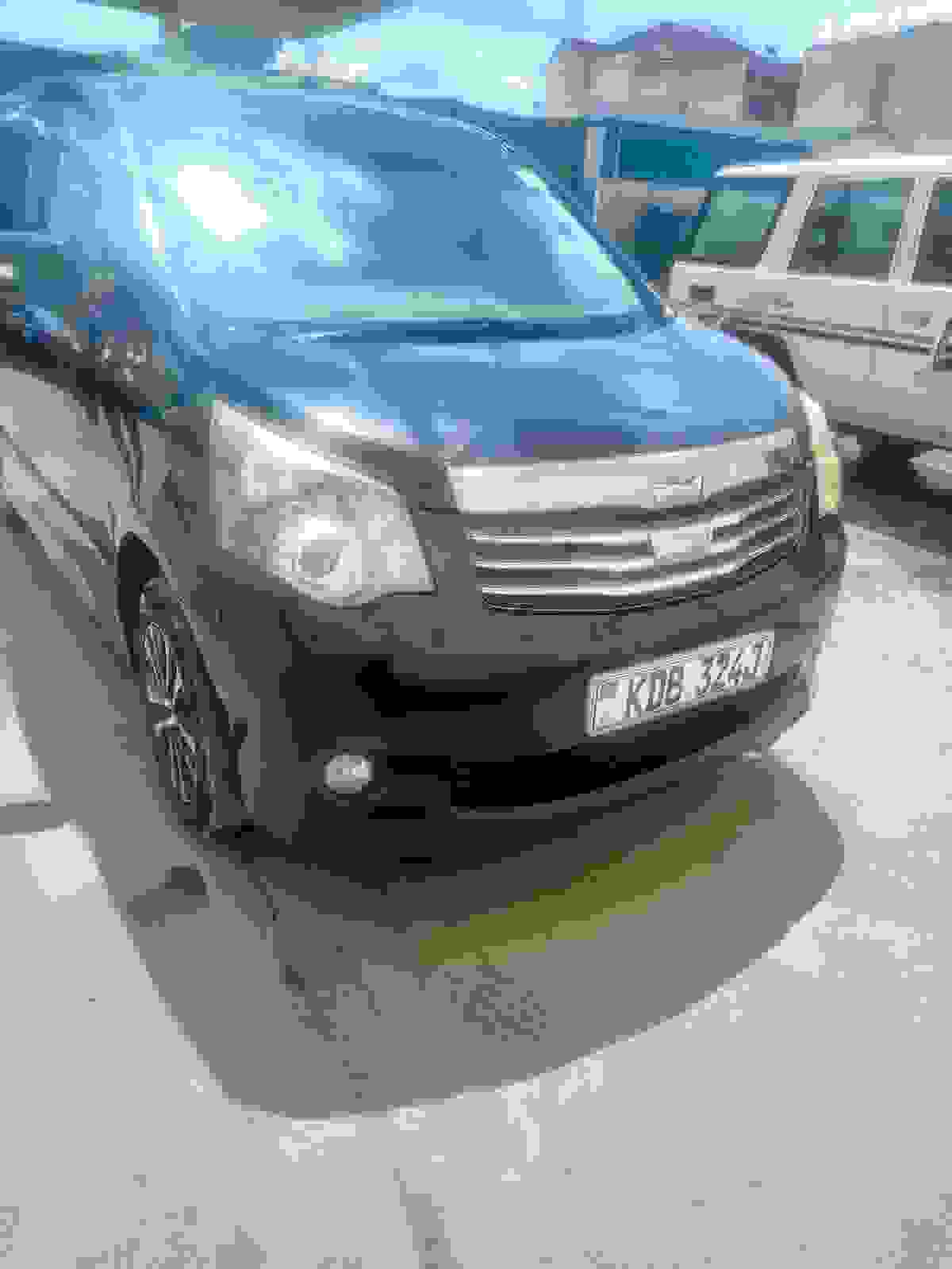 Toyota Noah 2010–2014 Shape view 2