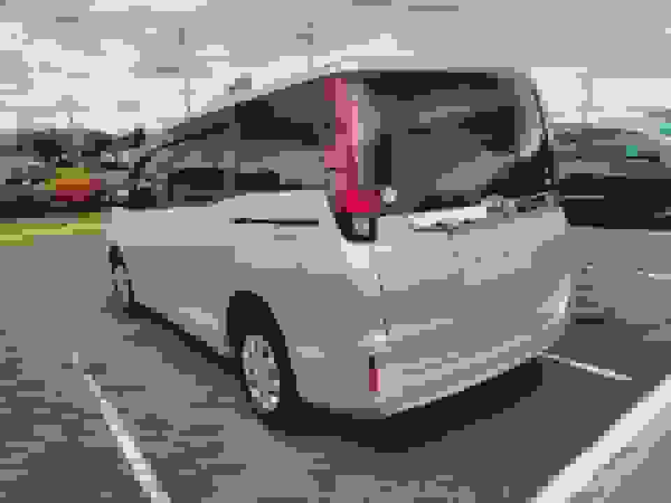 Toyota Noah view 2