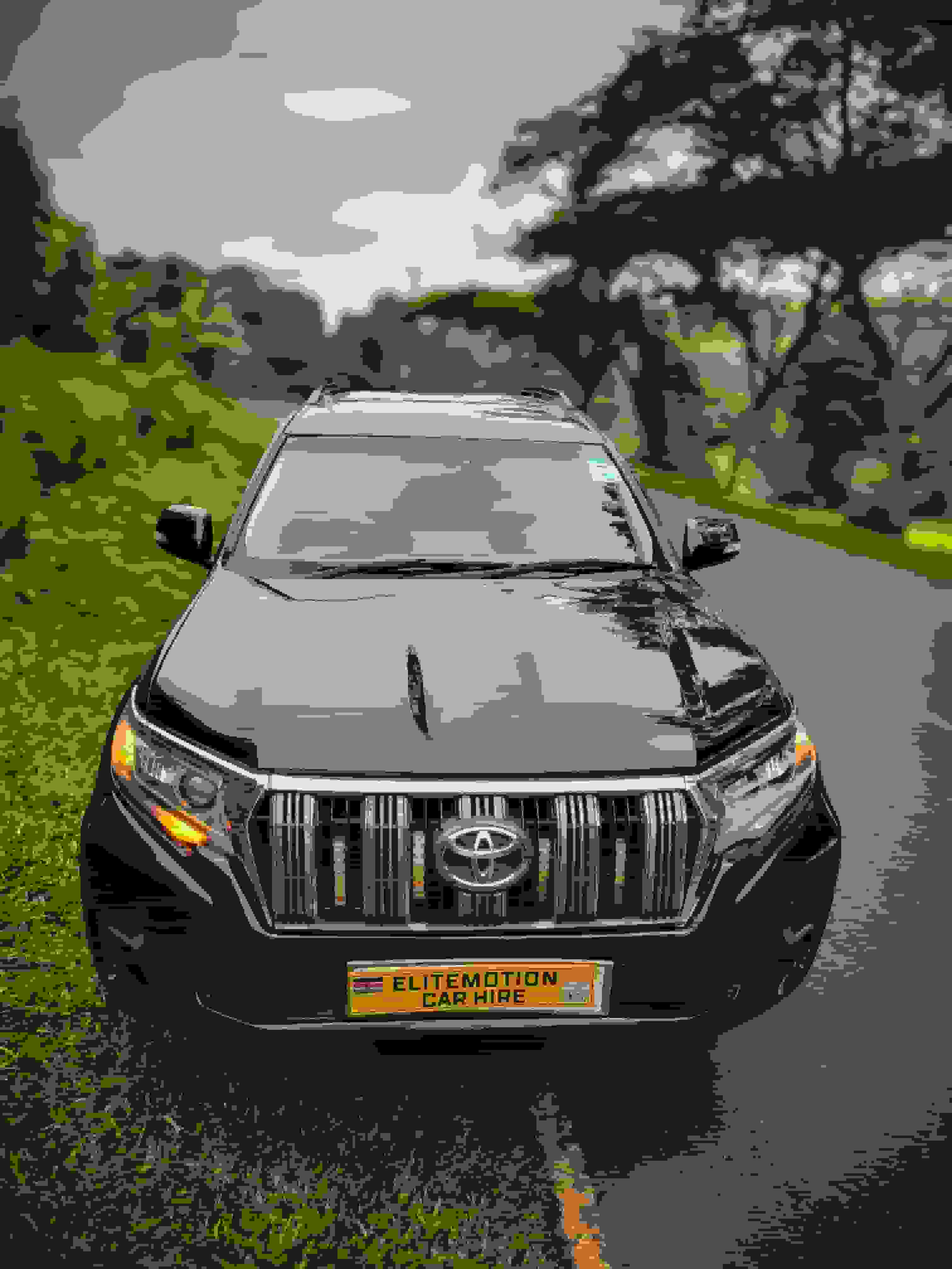 Toyota Land Cruiser J150 Prado VX-L, Facelift, Seven Seater view 3
