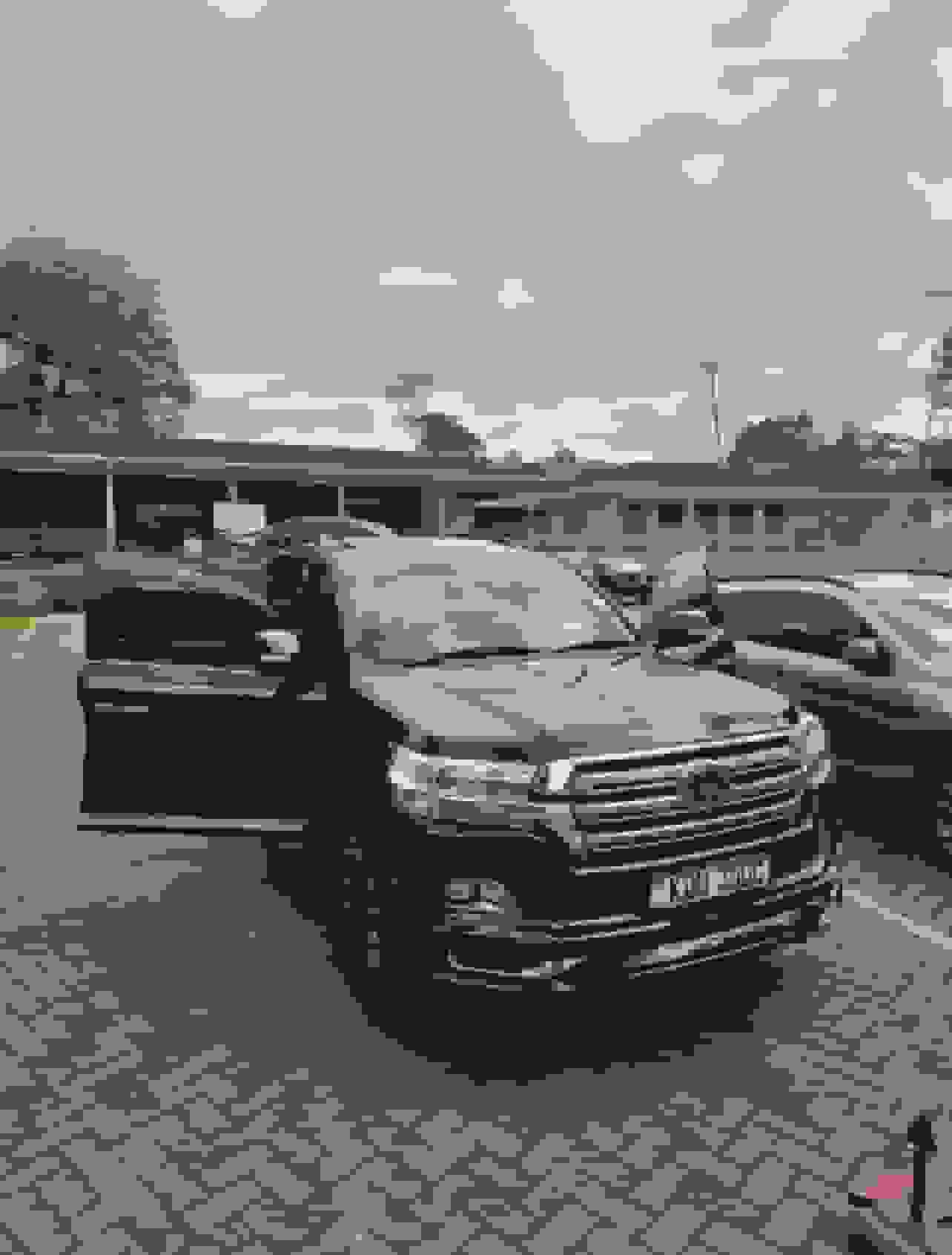 Toyota Land Cruiser V8 LC200, Sunroof view 3