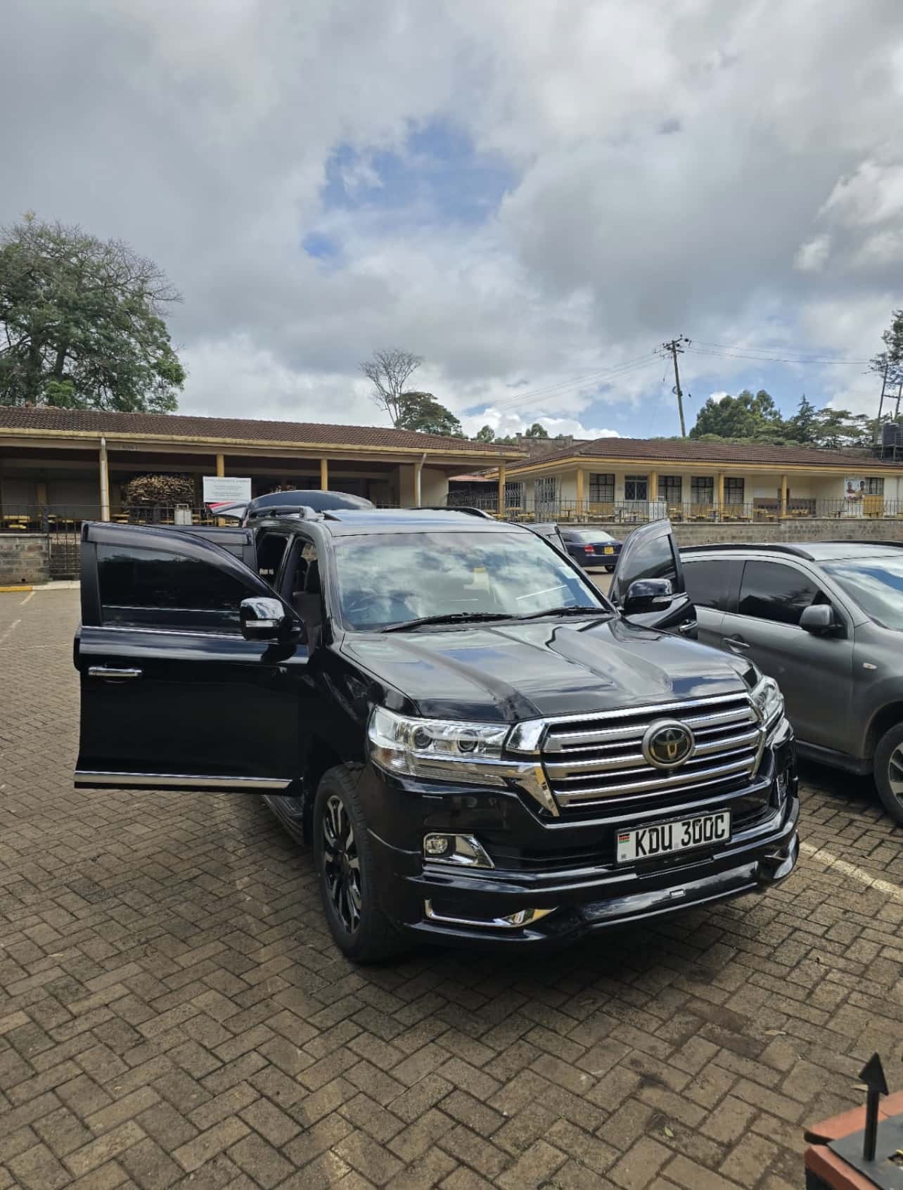 Toyota Land Cruiser LC200 for hire in Kenya
