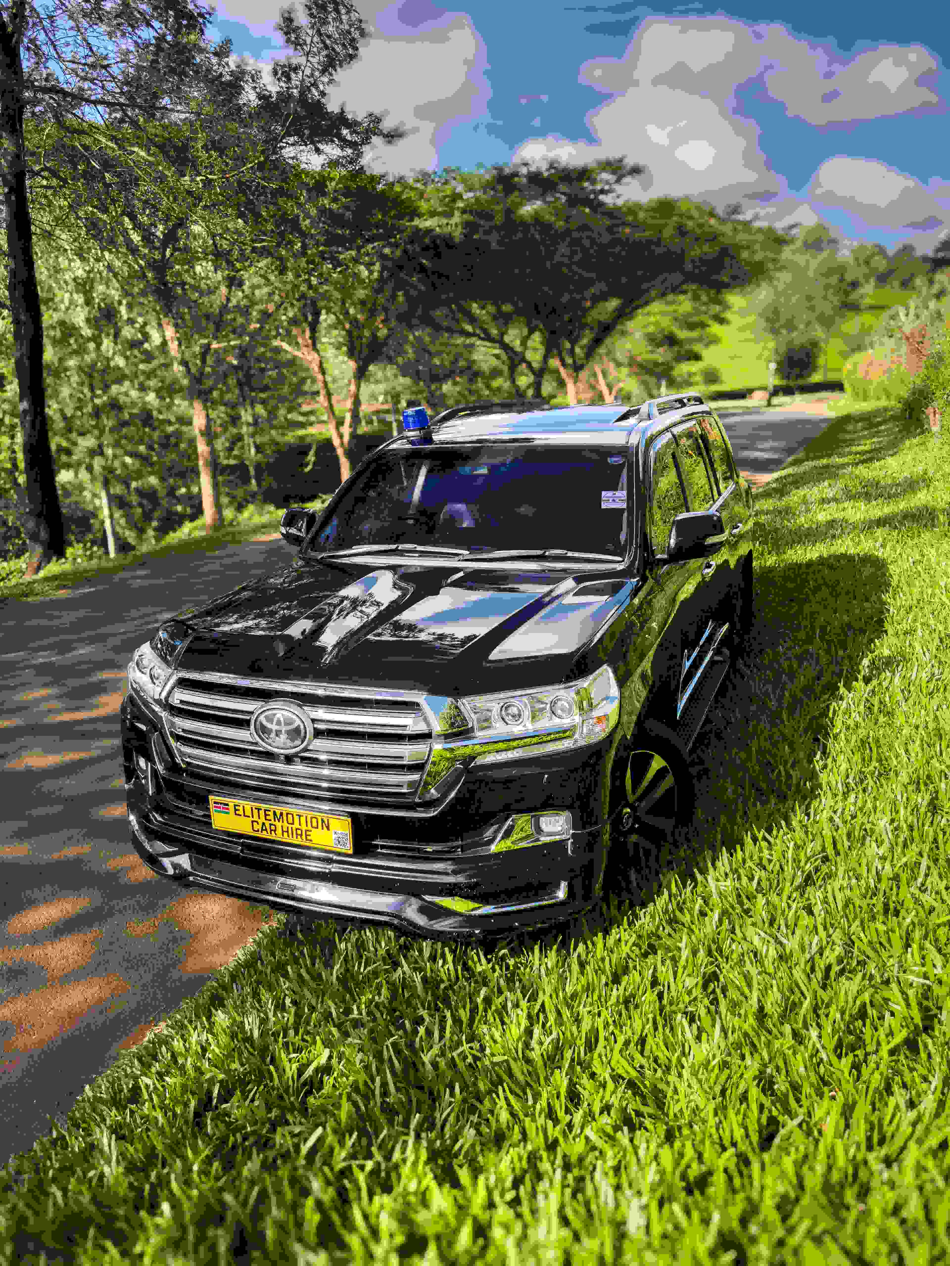 Toyota Land Cruiser LC200 for hire