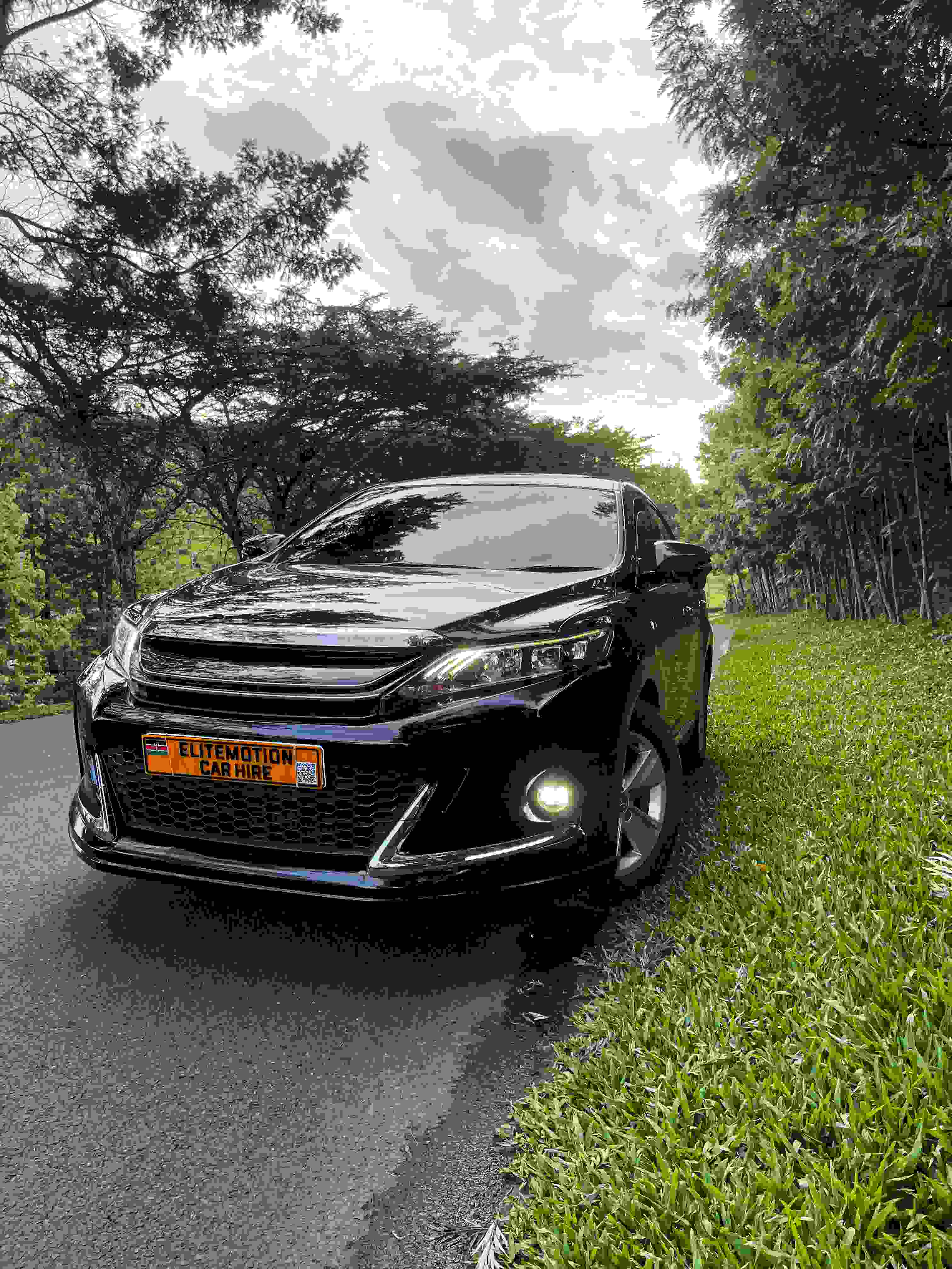 Toyota Harrier Gs Sport, Panoramic Sunroof view 5