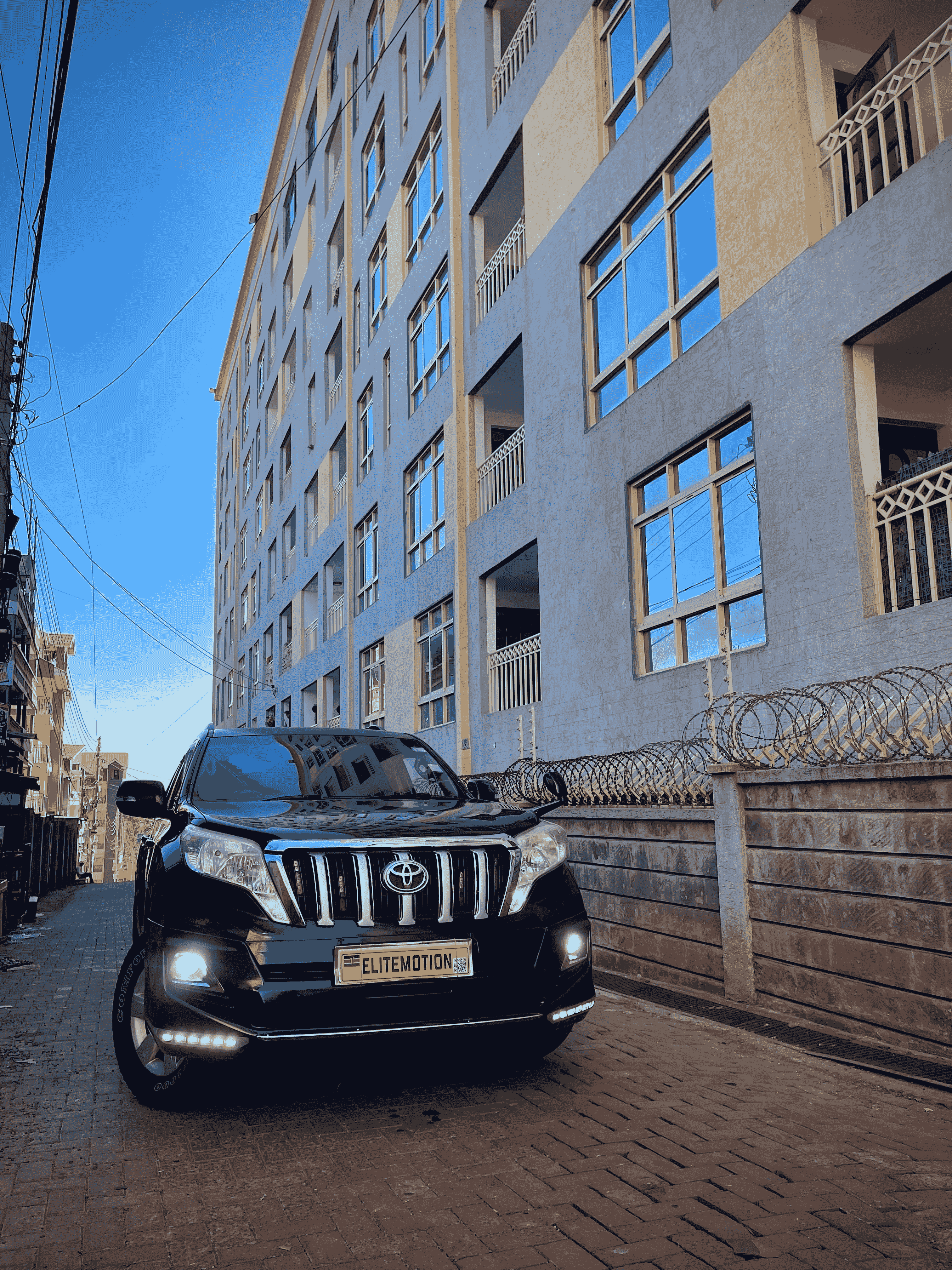 Toyota Land Cruiser J150 Prado, Teardrop, Seven Seater view 5